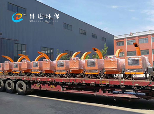 發貨樹枝粉碎機新（xīn）疆扶貧.jpg