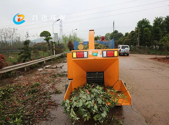 昌達環保樹（shù）枝粉碎機使用現場.jpg