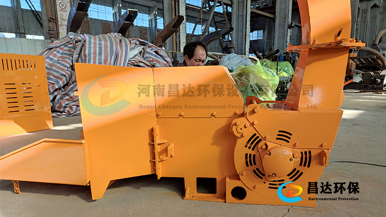 750-422樹（shù）枝粉碎車-1.jpg