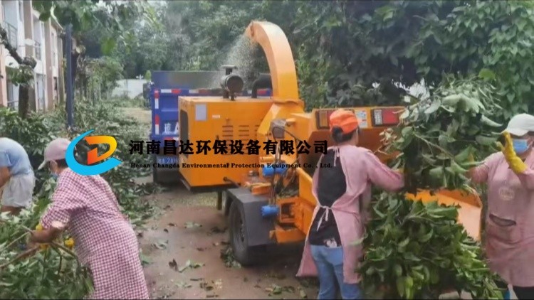 1704354056481197.jpg 河南昌達HC-6145樹枝粉碎機浙(zhè)江杭州客戶現場2.jpg