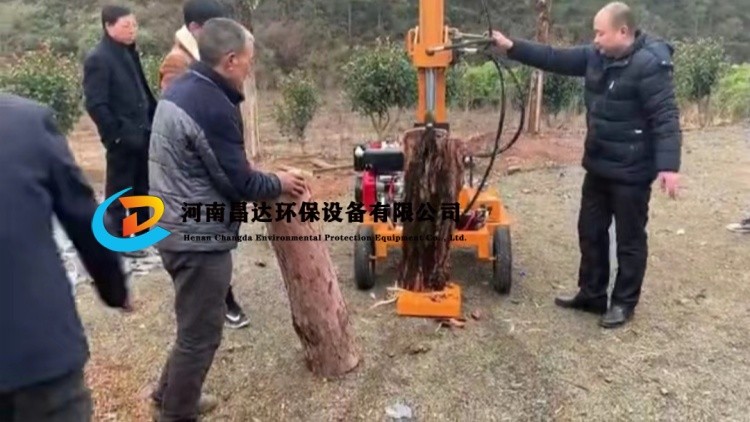 河南昌達移動劈木機雲南昆明客戶現（xiàn）場.jpg