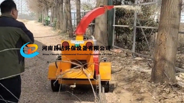 河南昌達HC-6130樹枝粉碎機河南許昌客戶現象.jpg